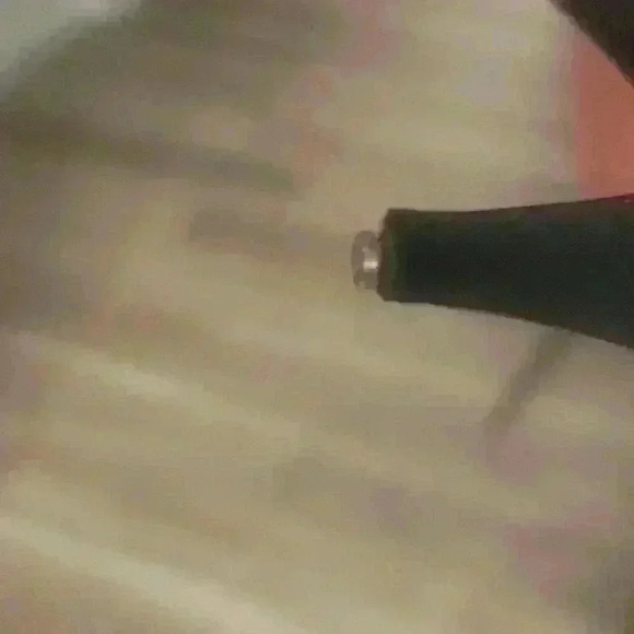 Stuart Weitzman women's pump. Size 7.5 with 2.5 inch heel - Picture 9 of 10